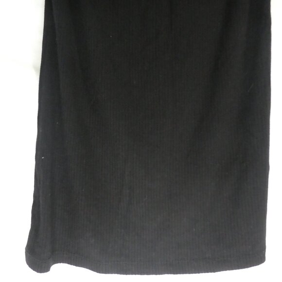 JO & CO | small | Ribbed Sleeveless Top | V-Neck | Lace-Up Front - Picture 12 of 12